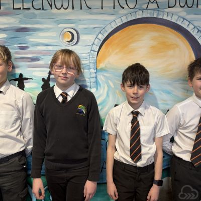 Ysgol Bro Teifi yn Dathlu Adroddiad Cadarnhaol